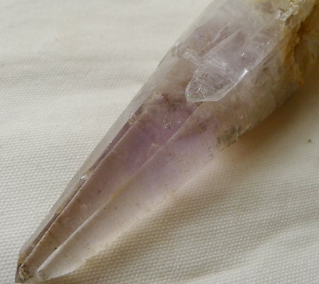 ヒマラヤ水晶原石特殊形状031 最濃厚ライラック色アメジスト ヒマラヤ